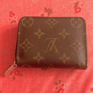 AUTHENTIC LV CARD WALLET🥰🥰🥰